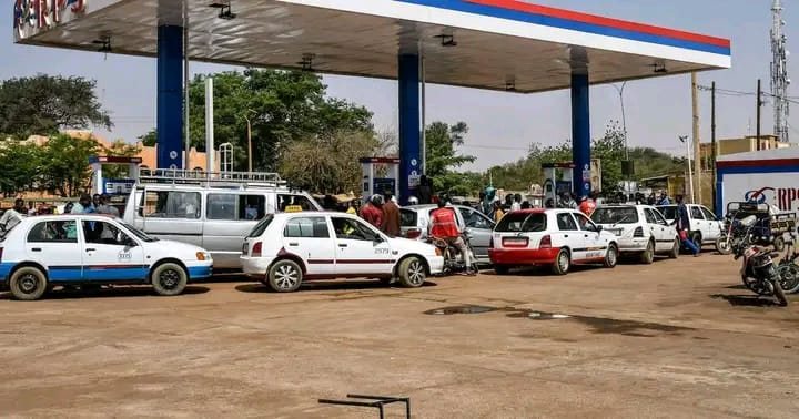 Niger : la vente d’essence interdite la nuit face à la pénurie