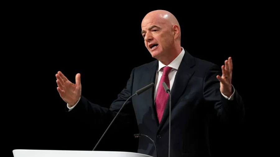 FIFA : Les revenus d’Infantino sous le feu des critiques