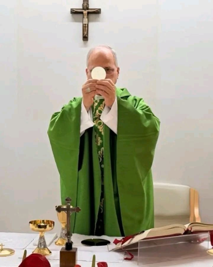Vatican : Léon XIV célèbre sa première messe après son opération au poumon