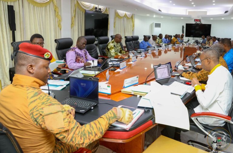  Burkina Faso :  Le capitaine Ibrahim Traoré remanie son gouvernement
