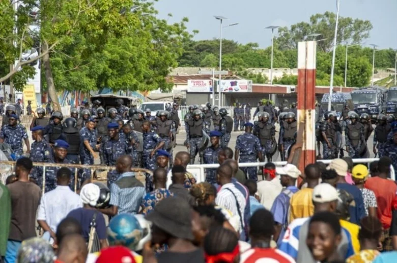 Marche contre la cherté de la vie au Bénin: Face au blocus de la police, les syndicalistes reculent pour mieux sauter 