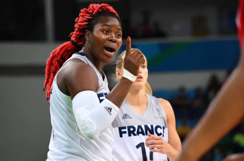 JO Paris 2024 : Isabelle Yacoubou porte la flamme olympique ce dimanche