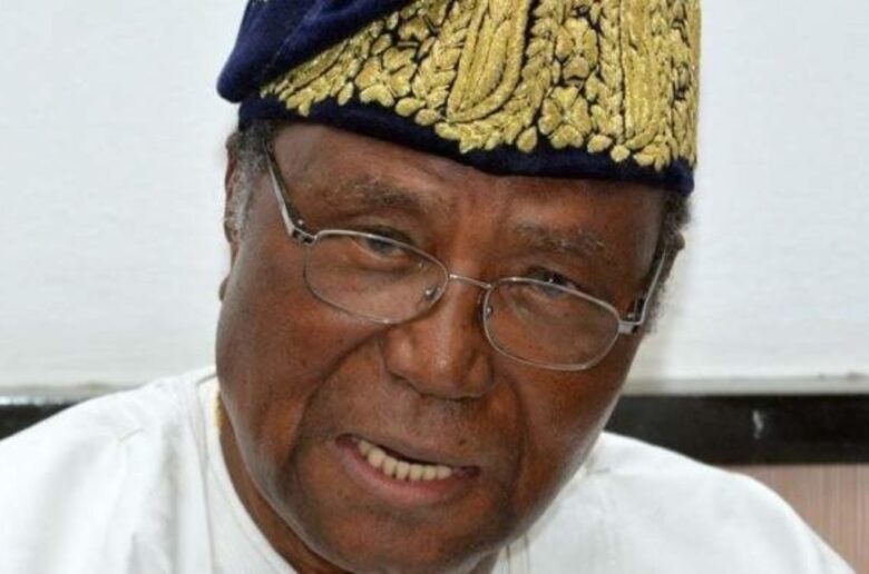 Embargo sur le pétrole nigérien : le Bénin s’est mis « une balle dans le pied », selon Nicéphore Soglo