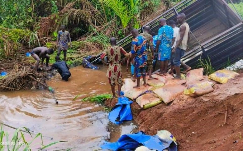 Accident : Un camion achève sa course dans une rivière à Avrankou
