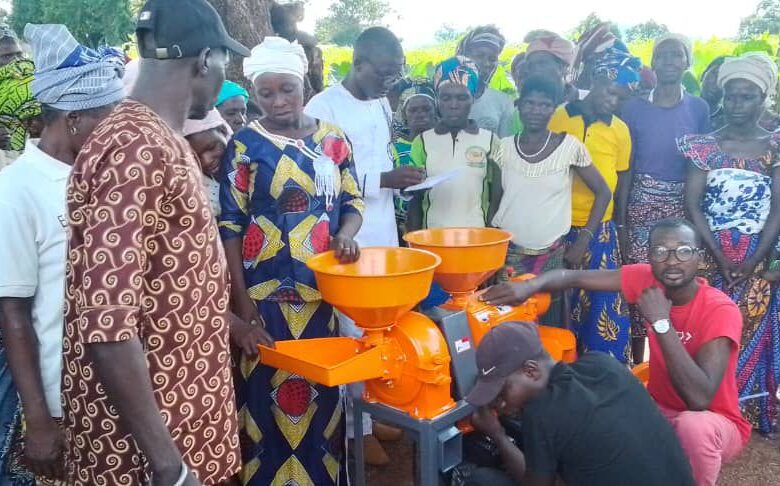  Don d'une décortiqueuse de riz : Après Cobli,  Moïse Kérékou au secours des femmes de Boukoumbé