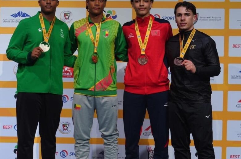 Youth League de Fujairah aux Émirats arabes unis : Ihsane Adjanonhoun en  Or