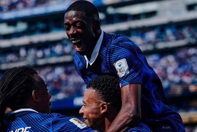 Mondial  2026 : La France surclasse la Suède et file en 8es de finale