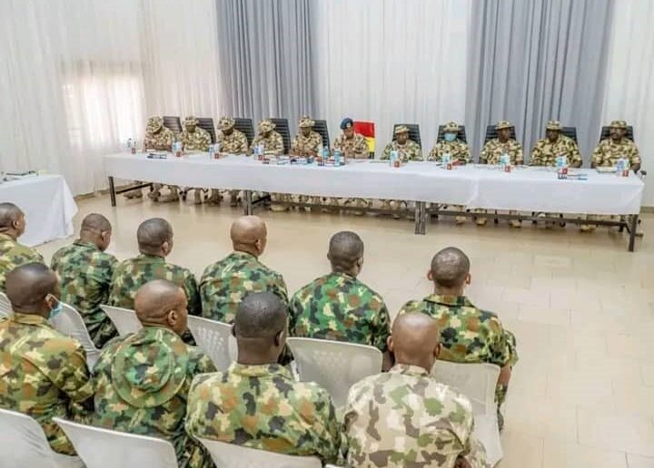 Nigeria : des officiers détenus pour complot de coup d'État dénoncent des conditions de détention alarmantes